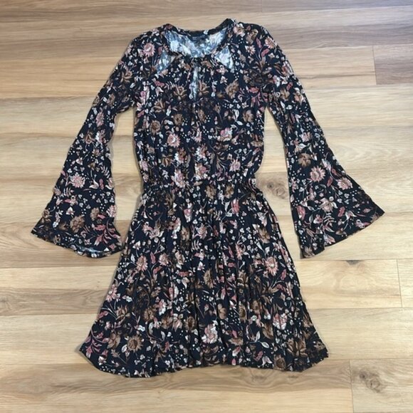 Soft & Sexy American Eagle Cut Out Dress - Picture 1 of 4
